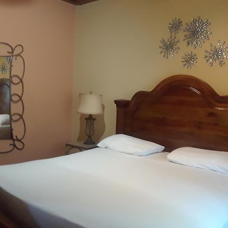 Spanish Dream Hotel Kingston Ruang foto